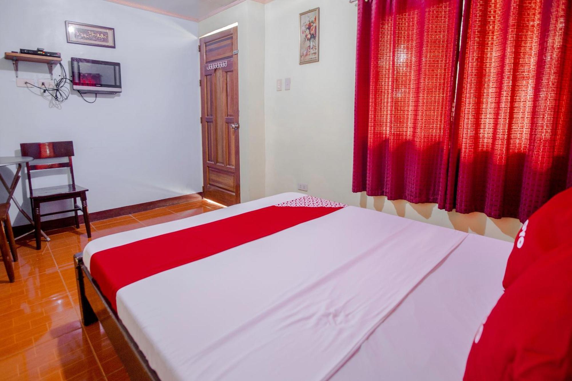 Oyo 741 Sierra Travellers Inn Tagaytay City Exteriör bild