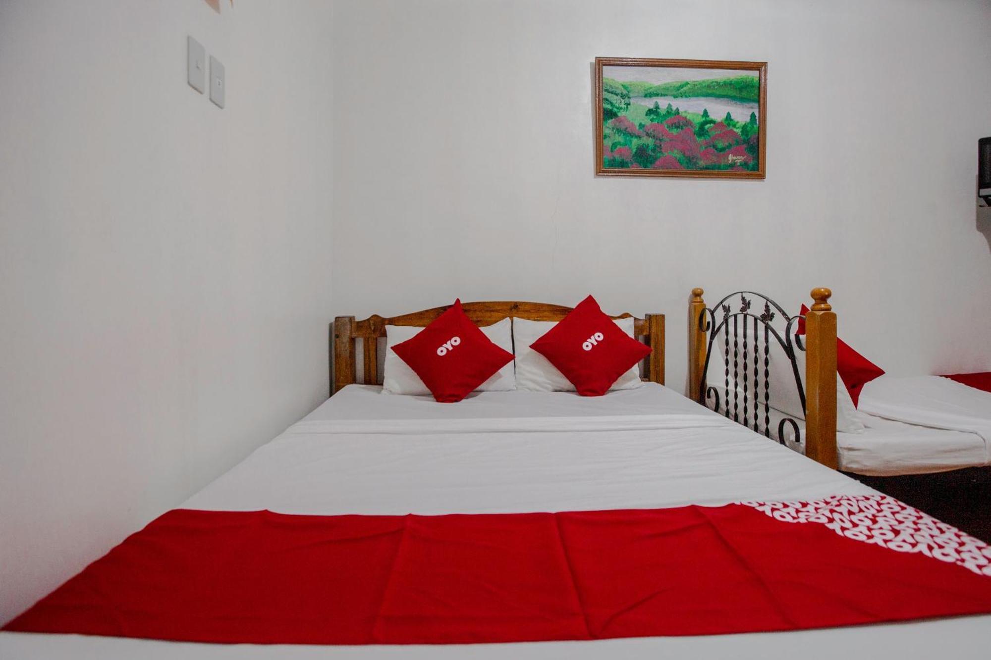 Oyo 741 Sierra Travellers Inn Tagaytay City Exteriör bild