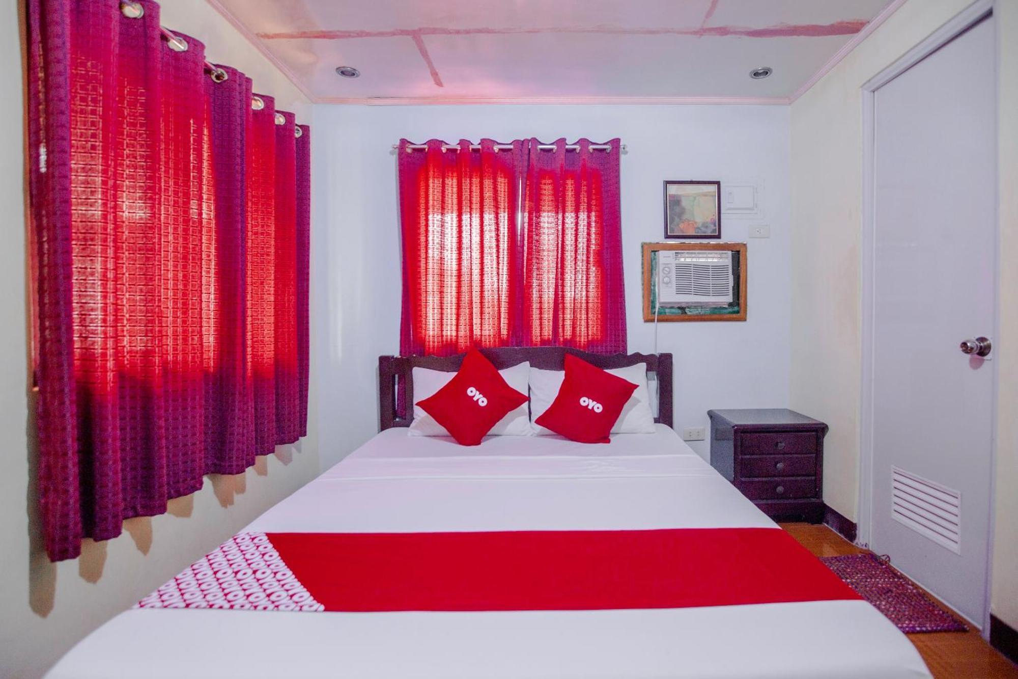 Oyo 741 Sierra Travellers Inn Tagaytay City Exteriör bild