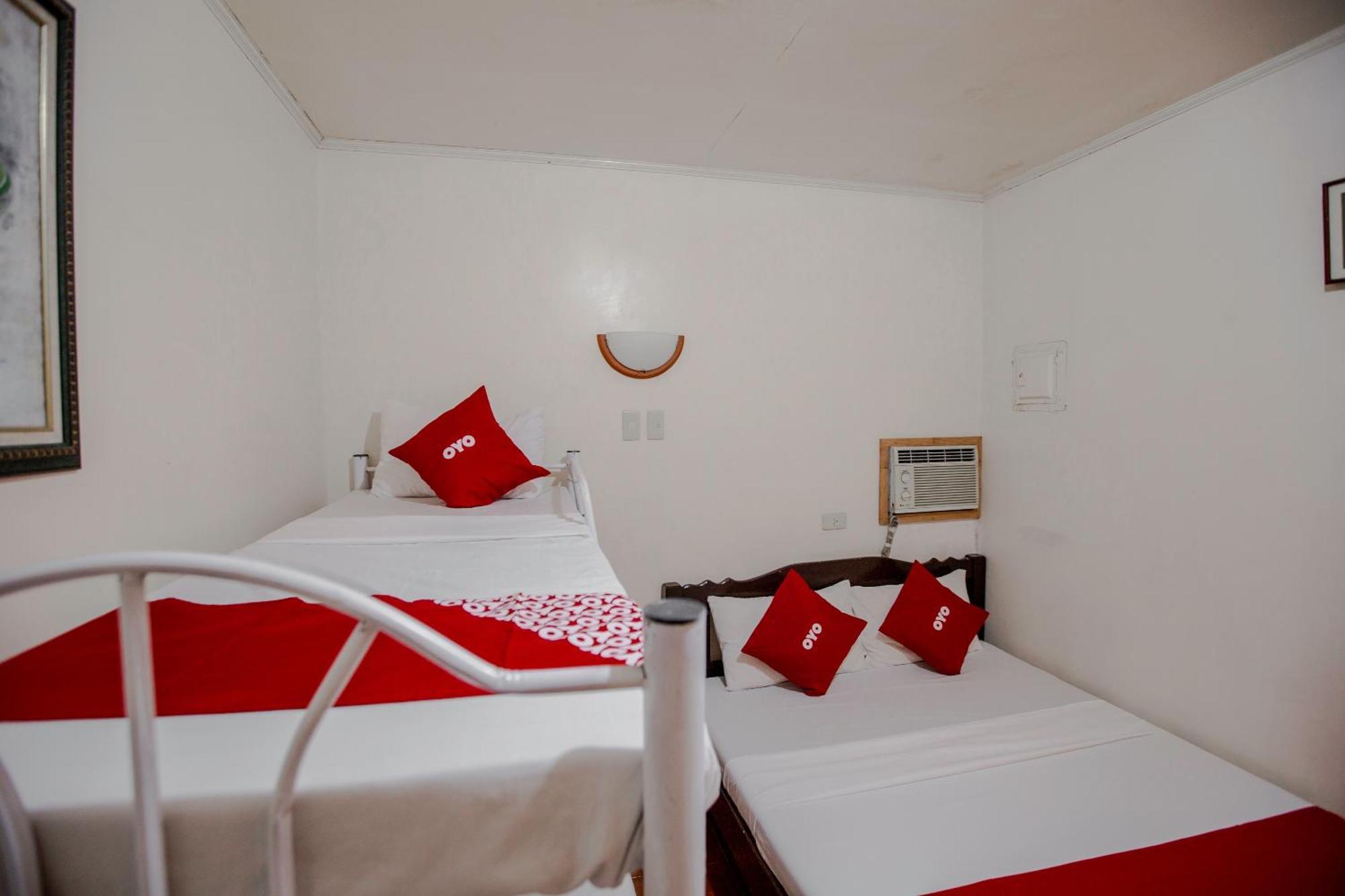 Oyo 741 Sierra Travellers Inn Tagaytay City Exteriör bild