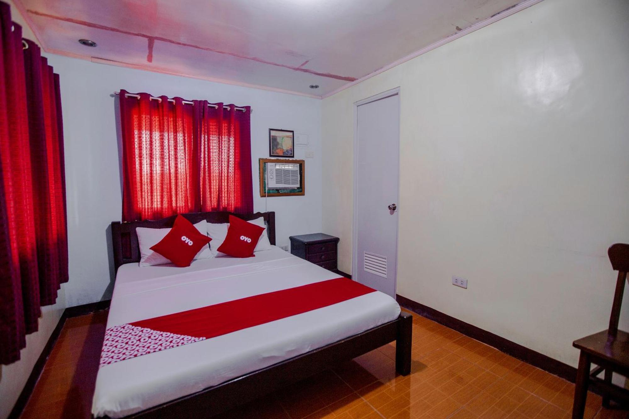Oyo 741 Sierra Travellers Inn Tagaytay City Exteriör bild