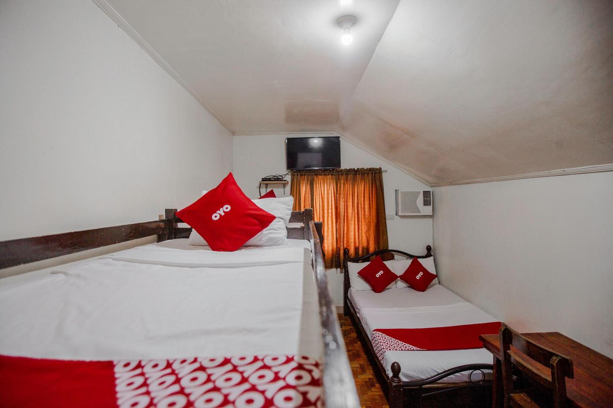Oyo 741 Sierra Travellers Inn Tagaytay City Exteriör bild
