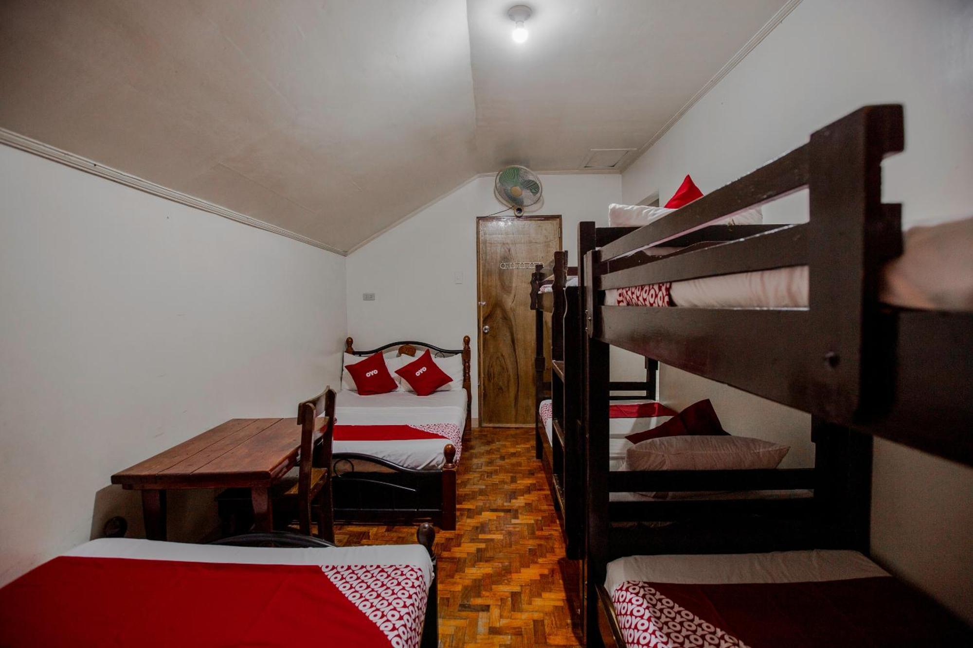 Oyo 741 Sierra Travellers Inn Tagaytay City Exteriör bild