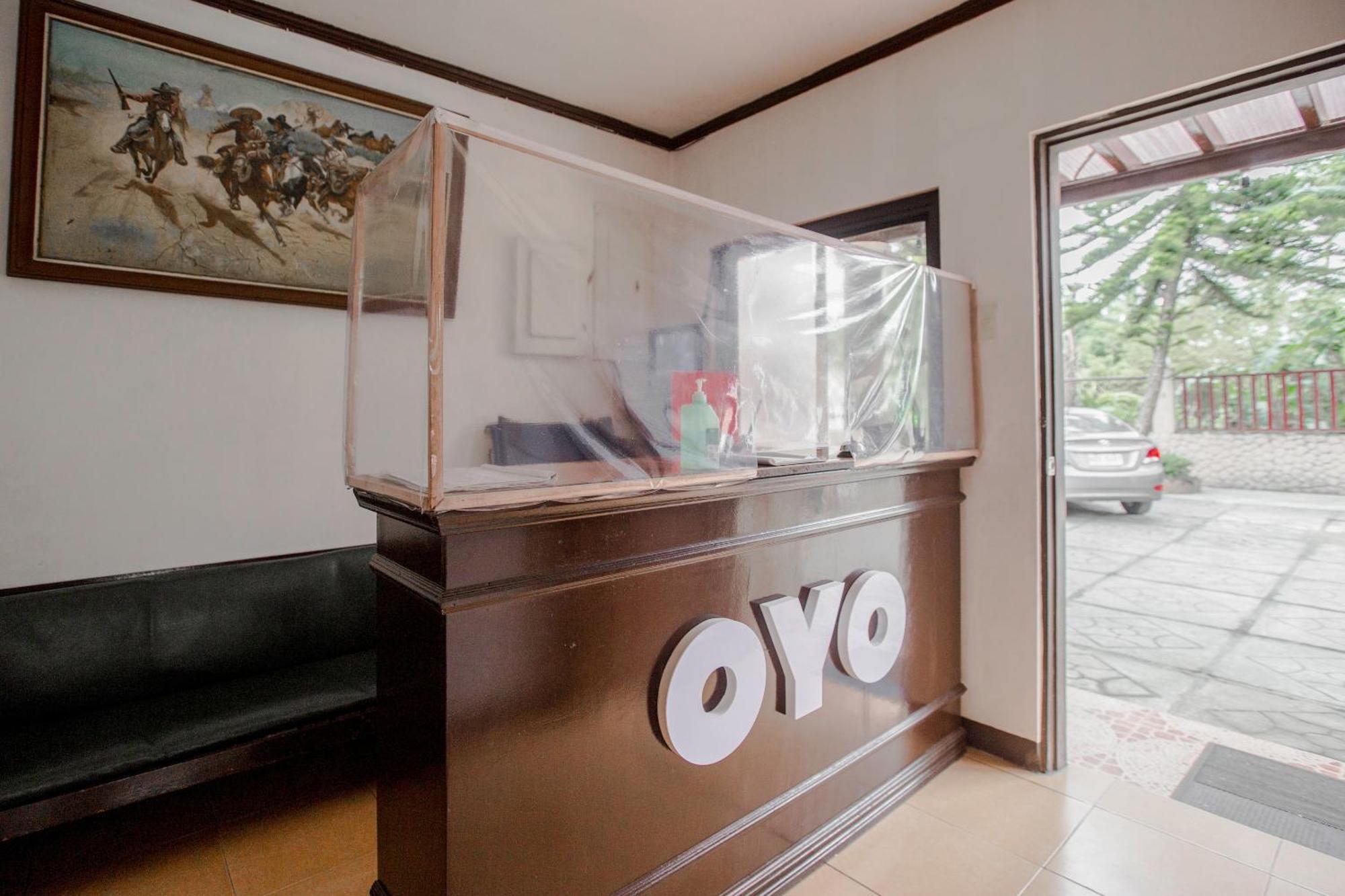 Oyo 741 Sierra Travellers Inn Tagaytay City Exteriör bild