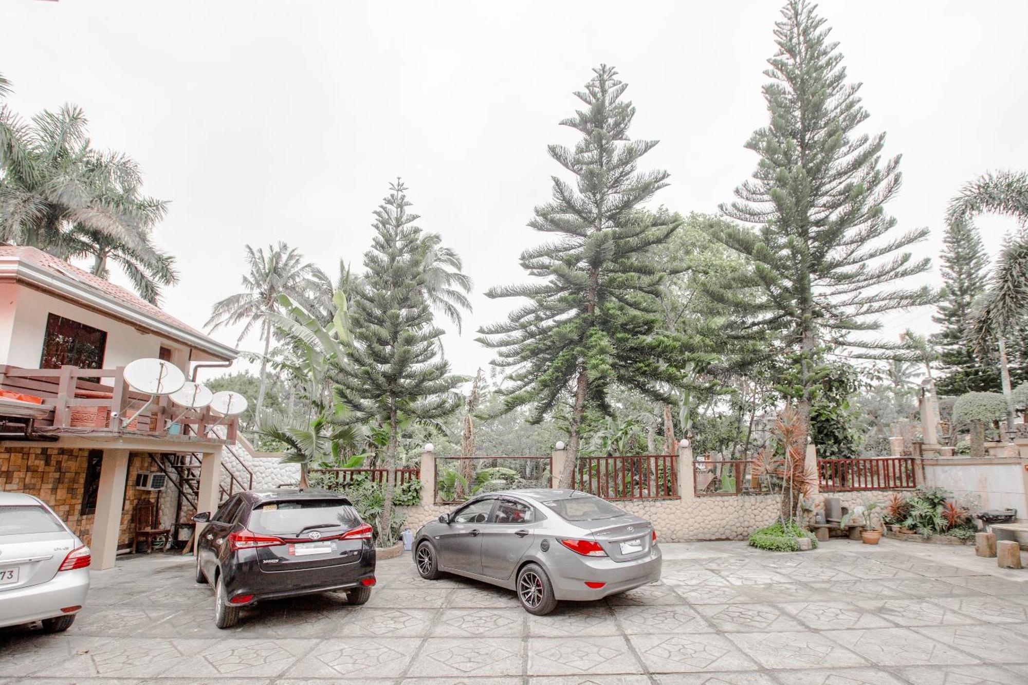 Oyo 741 Sierra Travellers Inn Tagaytay City Exteriör bild