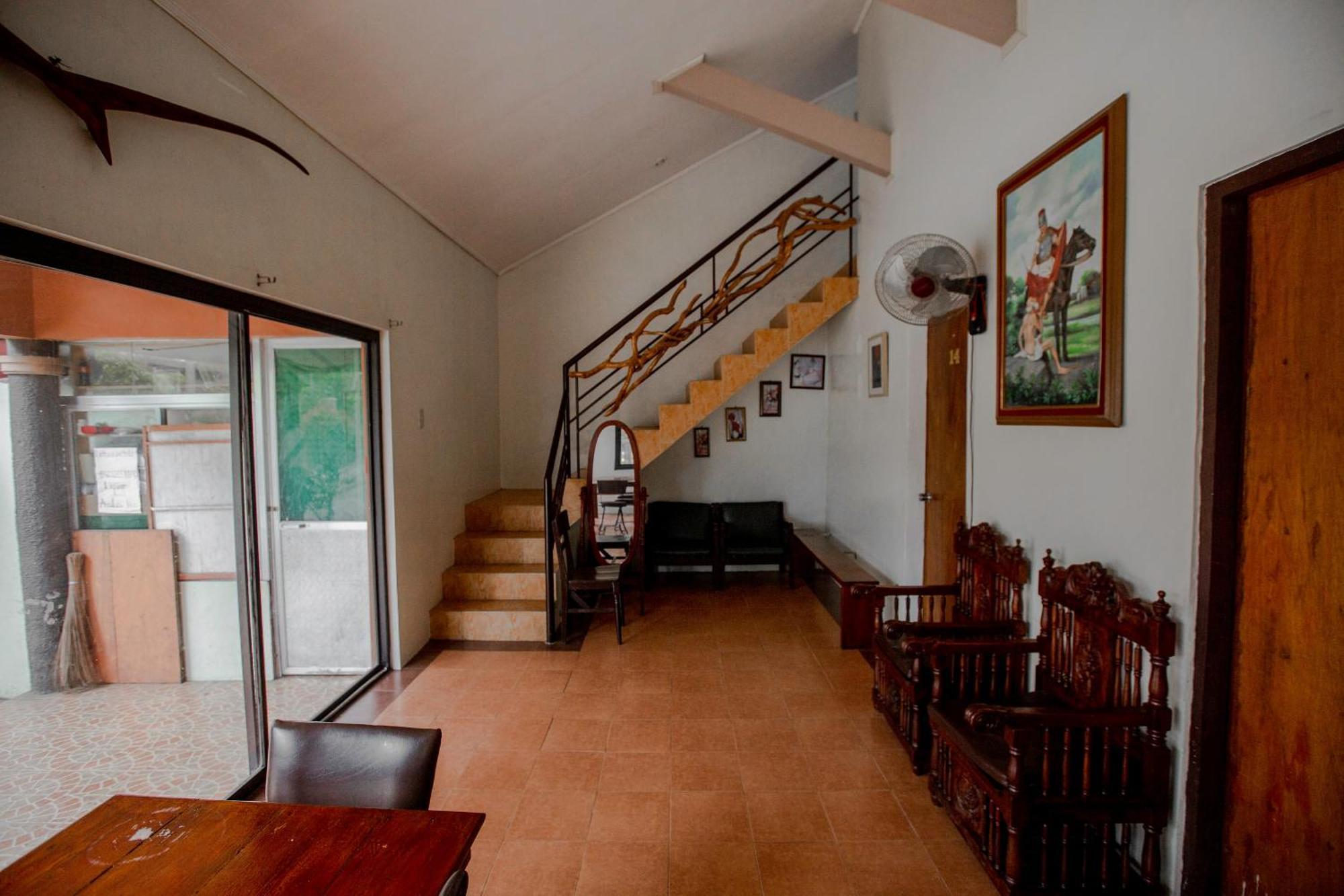 Oyo 741 Sierra Travellers Inn Tagaytay City Exteriör bild